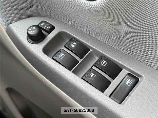 Daihatsu CAST 2016-01 7215950-6
