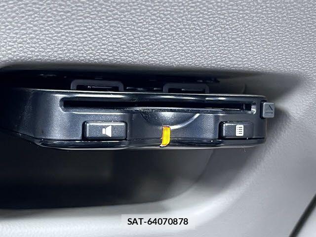 Daihatsu CAST 2016-02 7215948-15