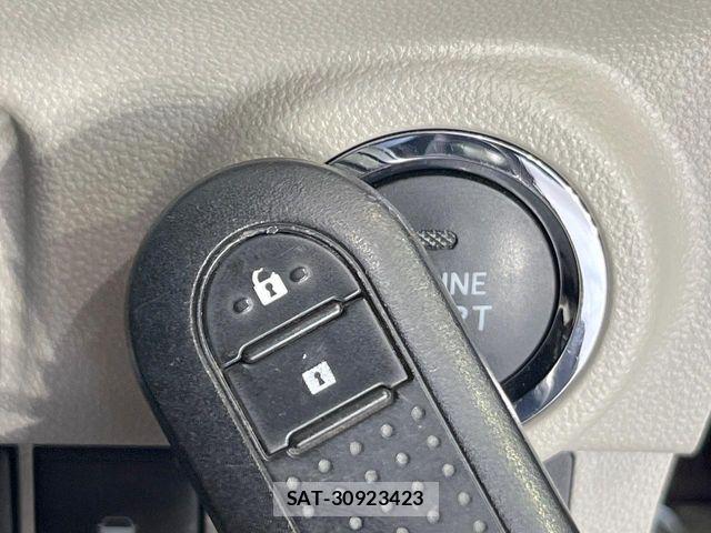 Daihatsu CAST 2015-10 7215935-6