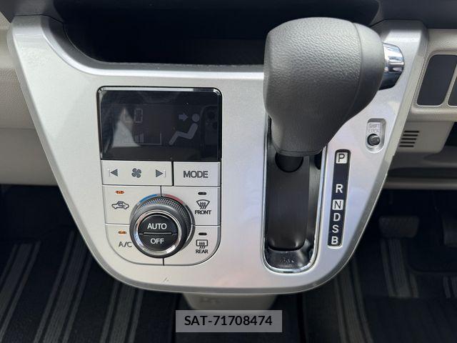 Daihatsu CAST 2016-01 7960916-17