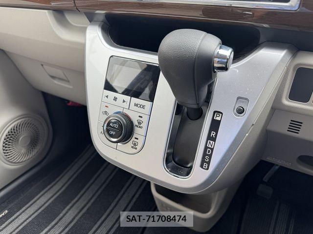 Daihatsu CAST 2016-01 7960916-18