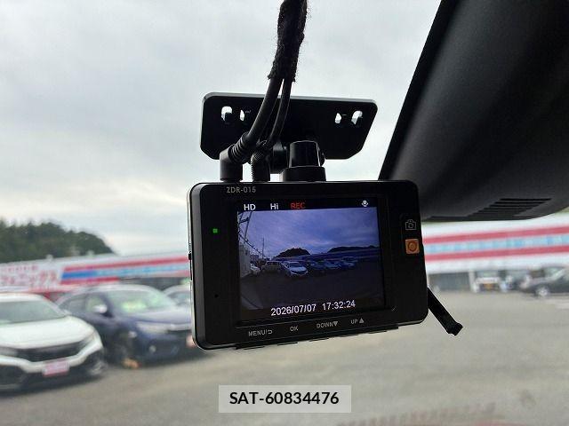 Daihatsu CAST 2016-02 7960908-9