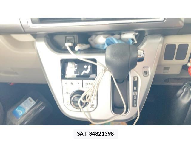 Daihatsu CAST 2017-10 8229235-11