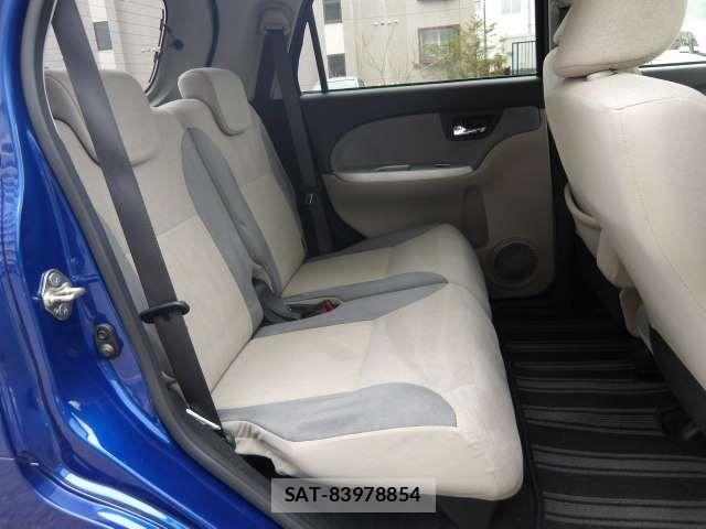 Daihatsu CAST 2015-11 6611009-11