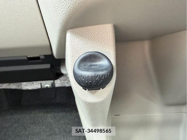 Daihatsu CAST 2016-11 8034786-4