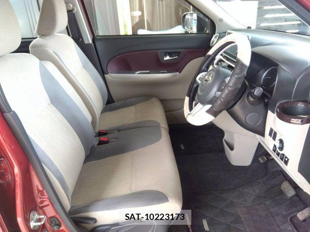 Daihatsu CAST 2016-02 8206792-9