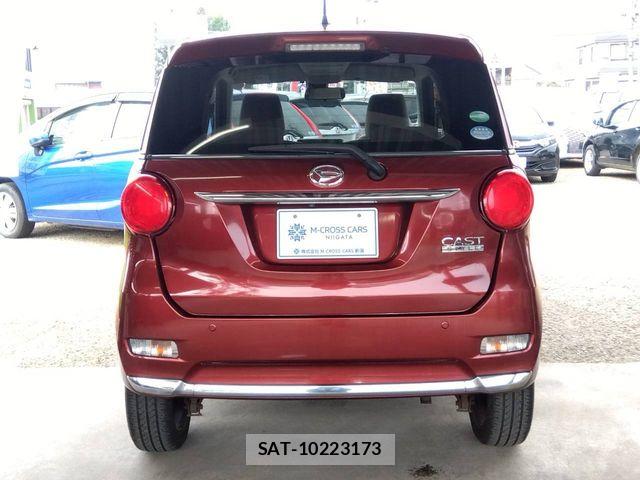 Daihatsu CAST 2016-02 8206792-6