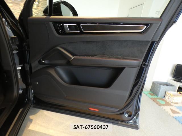 Porsche CAYENNE 2021-08 4924064-38