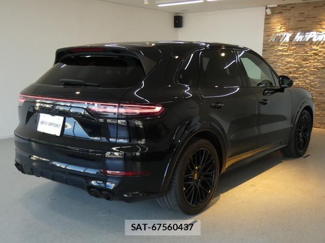 Porsche CAYENNE 2021-08 4924064-4