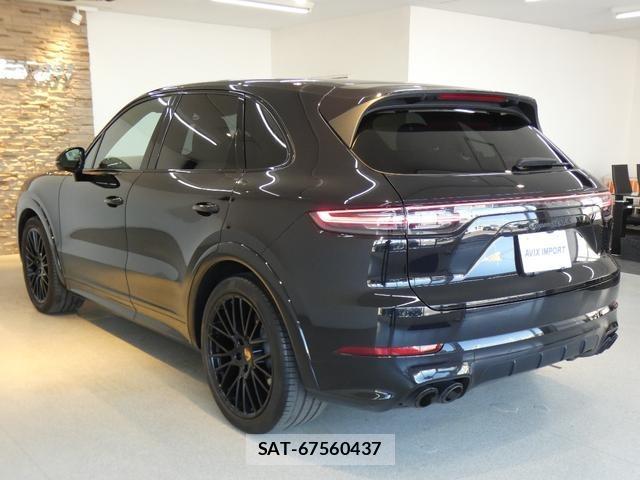 Porsche CAYENNE 2021-08 4924064-5