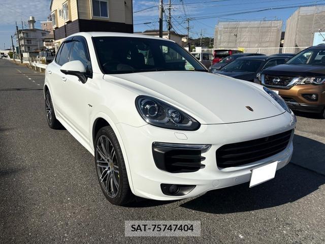 Porsche CAYENNE 2017-06 8352311-0