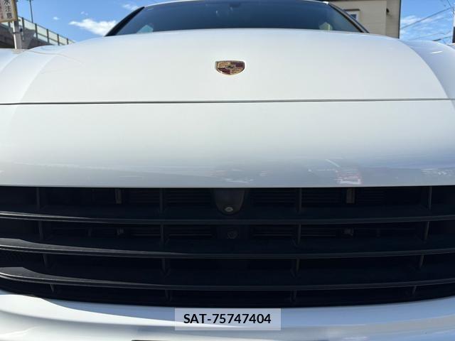 Porsche CAYENNE 2017-06 8352311-9