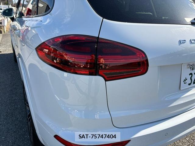 Porsche CAYENNE 2017-06 8352311-13