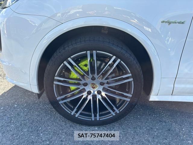 Porsche CAYENNE 2017-06 8352311-19