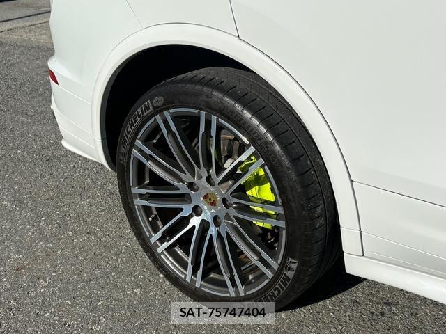 Porsche CAYENNE 2017-06 8352311-20