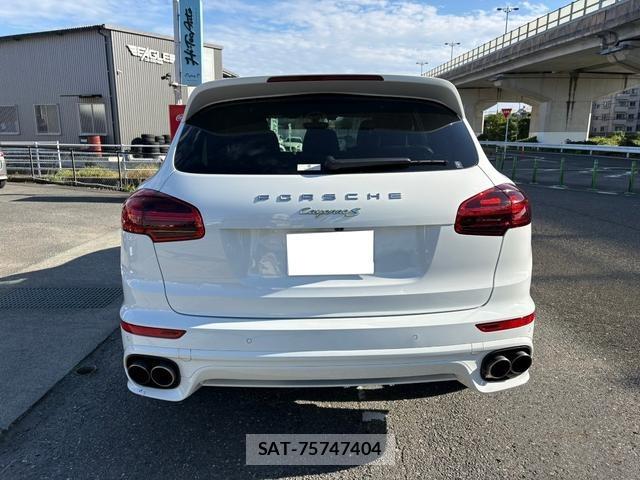 Porsche CAYENNE 2017-06 8352311-3