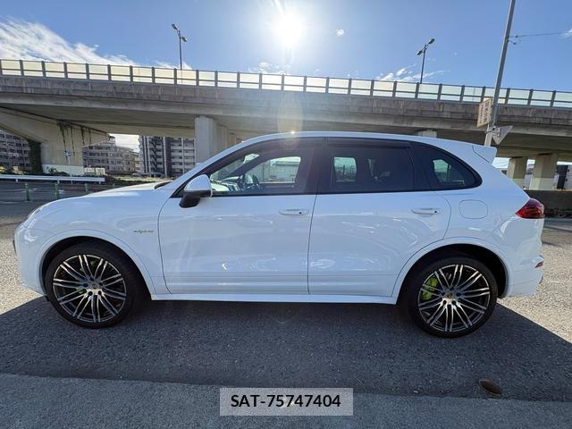 Porsche CAYENNE 2017-06 8352311-5