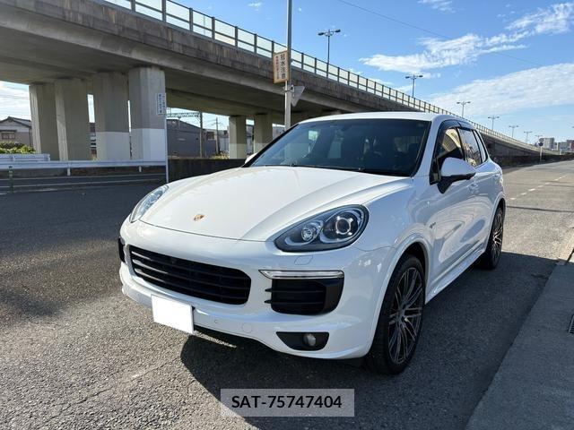 Porsche CAYENNE 2017-06 8352311-6