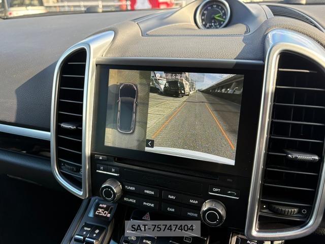 Porsche CAYENNE 2017-06 8352311-22