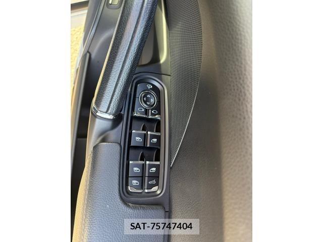 Porsche CAYENNE 2017-06 8352311-29