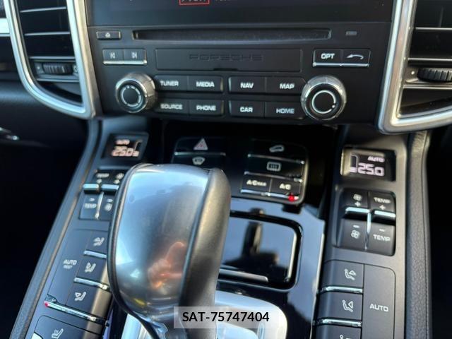 Porsche CAYENNE 2017-06 8352311-32