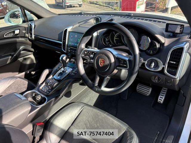 Porsche CAYENNE 2017-06 8352311-33
