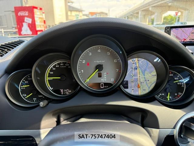 Porsche CAYENNE 2017-06 8352311-45