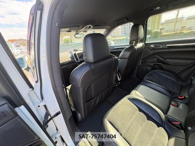 Porsche CAYENNE 2017-06 8352311-52