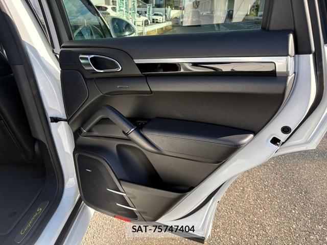 Porsche CAYENNE 2017-06 8352311-55