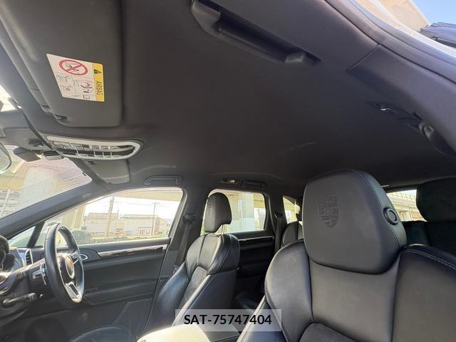 Porsche CAYENNE 2017-06 8352311-57