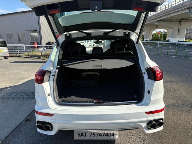 Porsche CAYENNE 2017-06 8352311-58