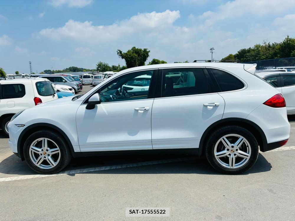 Porsche CAYENNE 2014-02 8343994-1