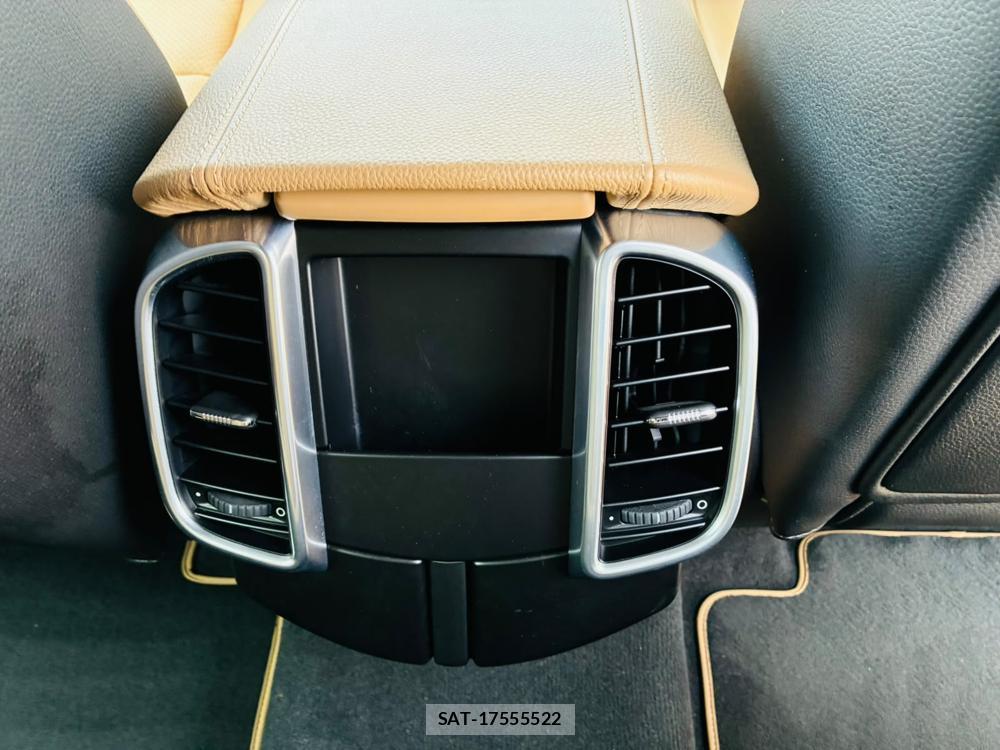 Porsche CAYENNE 2014-02 8343994-20
