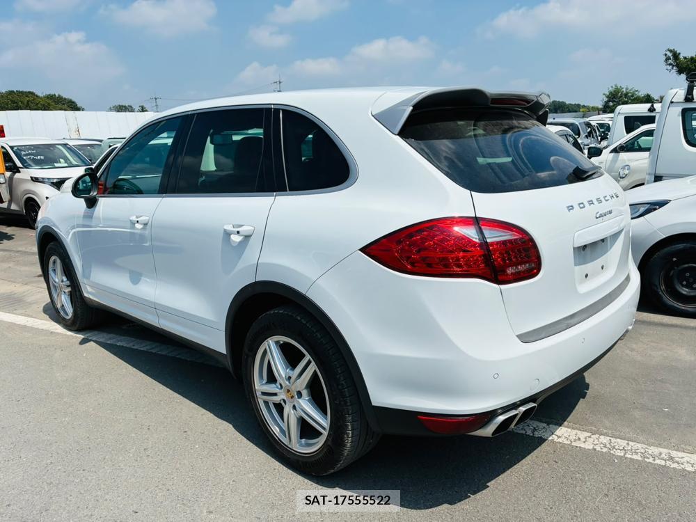 Porsche CAYENNE 2014-02 8343994-2