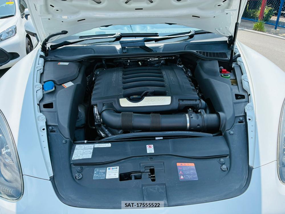 Porsche CAYENNE 2014-02 8343994-40