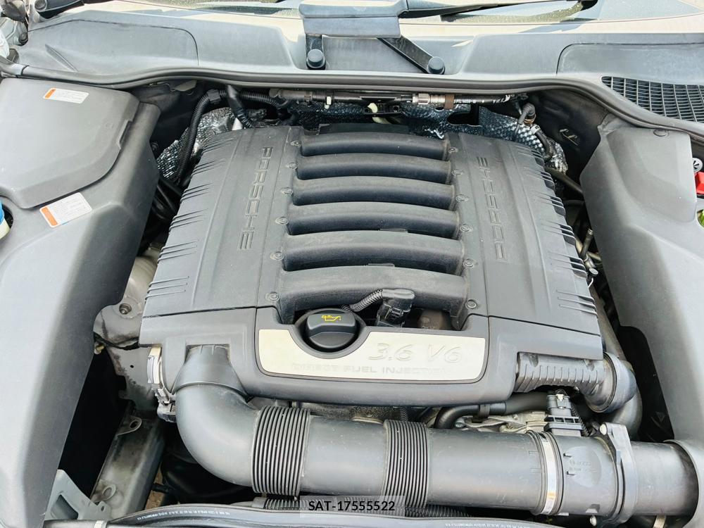 Porsche CAYENNE 2014-02 8343994-41
