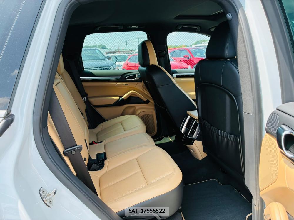 Porsche CAYENNE 2014-02 8343994-8
