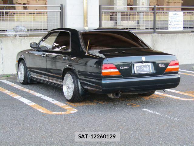 Nissan CEDRIC HARDTOP 1994-02 5861655-1