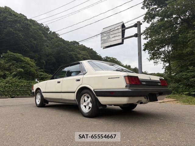 Nissan CEDRIC HARDTOP 1979-07 7615452-11