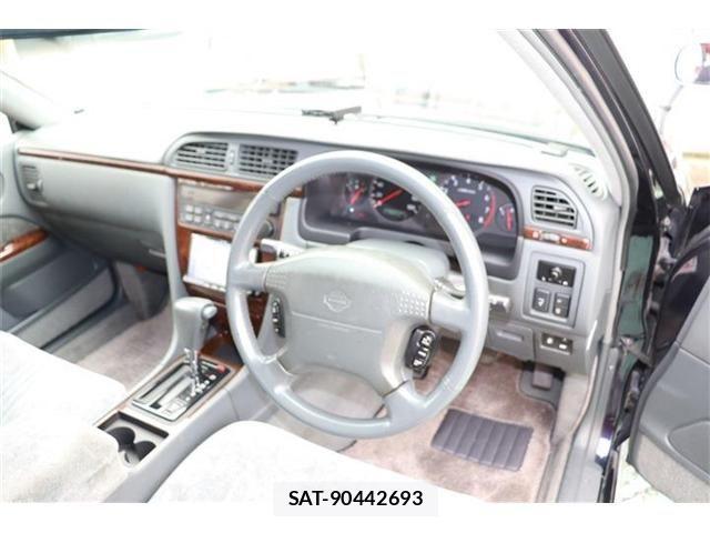 Nissan CEDRIC SEDAN 2000-04 498928-9