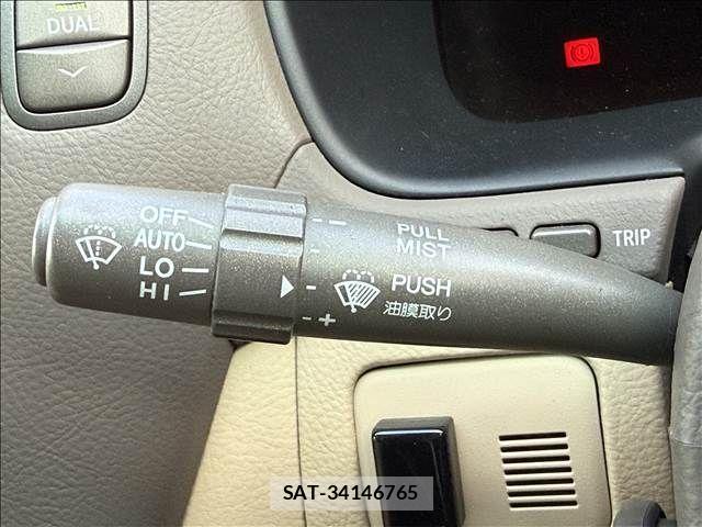 Toyota CELSIOR 2003-11 1584949-27