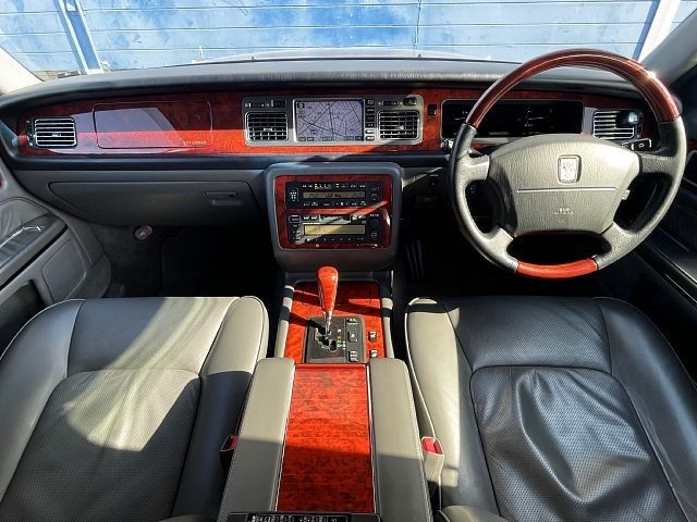 Toyota CENTURY 2015-06 758791-1