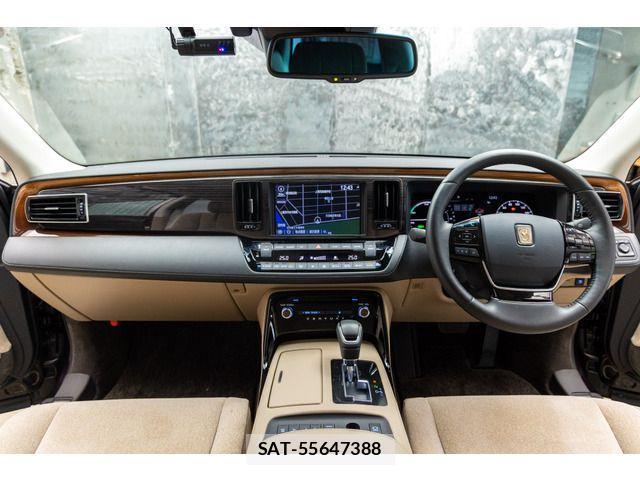 Toyota CENTURY 2022-03 956328-1