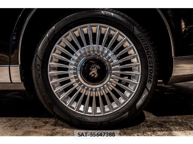 Toyota CENTURY 2022-03 956328-8
