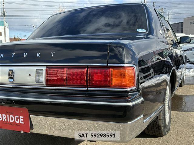 Toyota CENTURY 2015-08 4420007-9