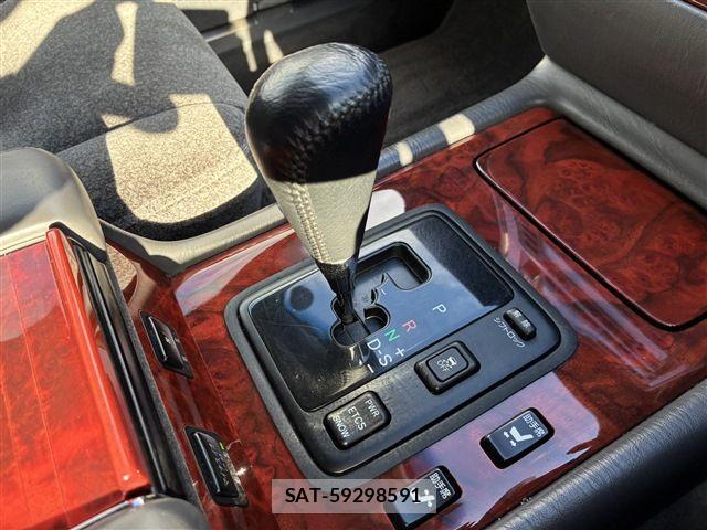 Toyota CENTURY 2015-08 4420007-26