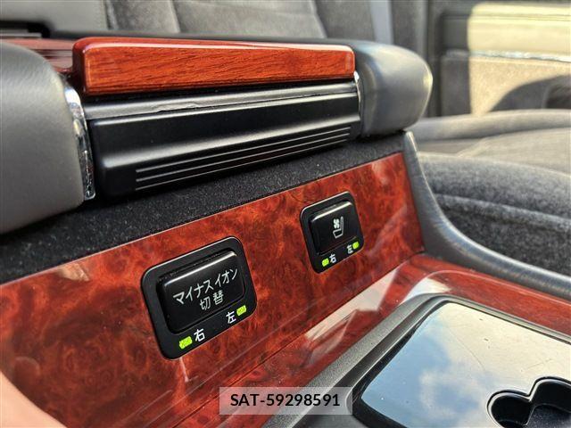 Toyota CENTURY 2015-08 4420007-28