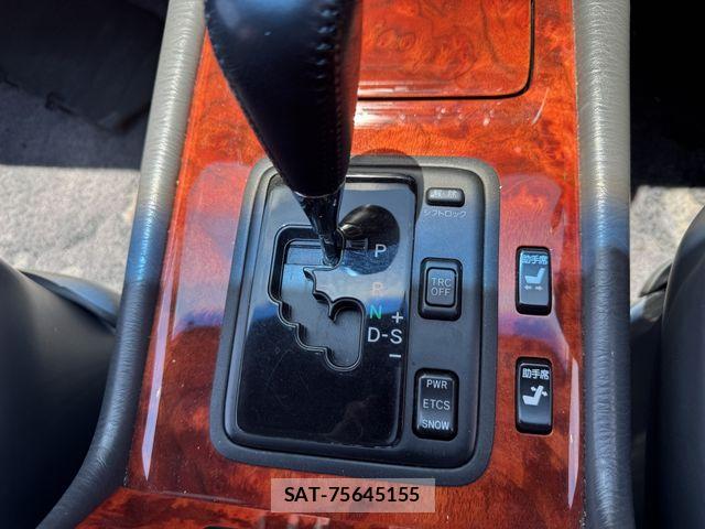 Toyota CENTURY 2011-02 8034789-14