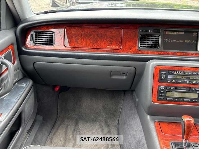 Toyota CENTURY 2006-09 8145573-18
