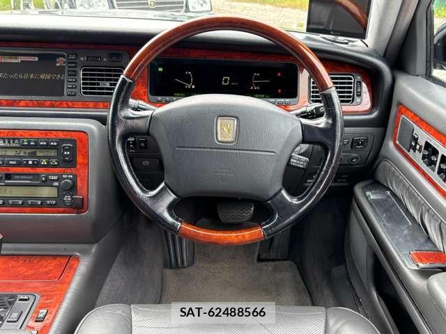 Toyota CENTURY 2006-09 8145573-19